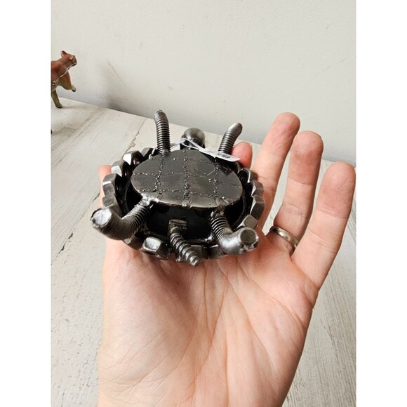 Kalifano turtle metal art bolt figurine statue unique recycled - Picture 8 of 8